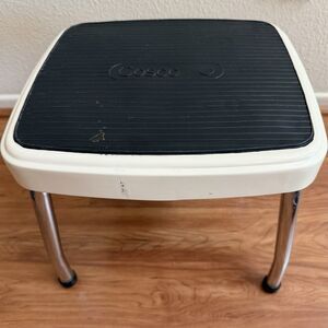 Vintage COSCO Mid Century One-Step Metal STOOL/Plant Stand with Rubber Top
